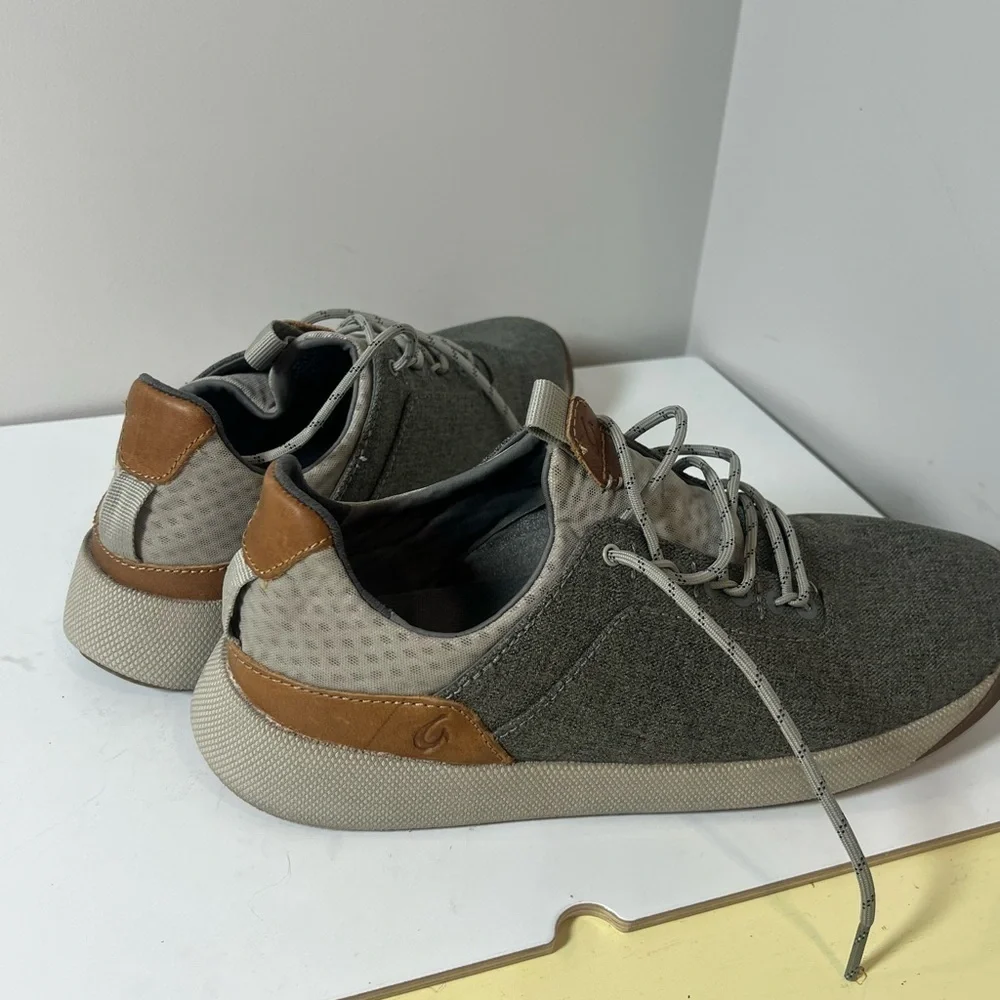 OluKai Size 9 Nanea Li Banyan Sneakers On the Edge Like New Condition